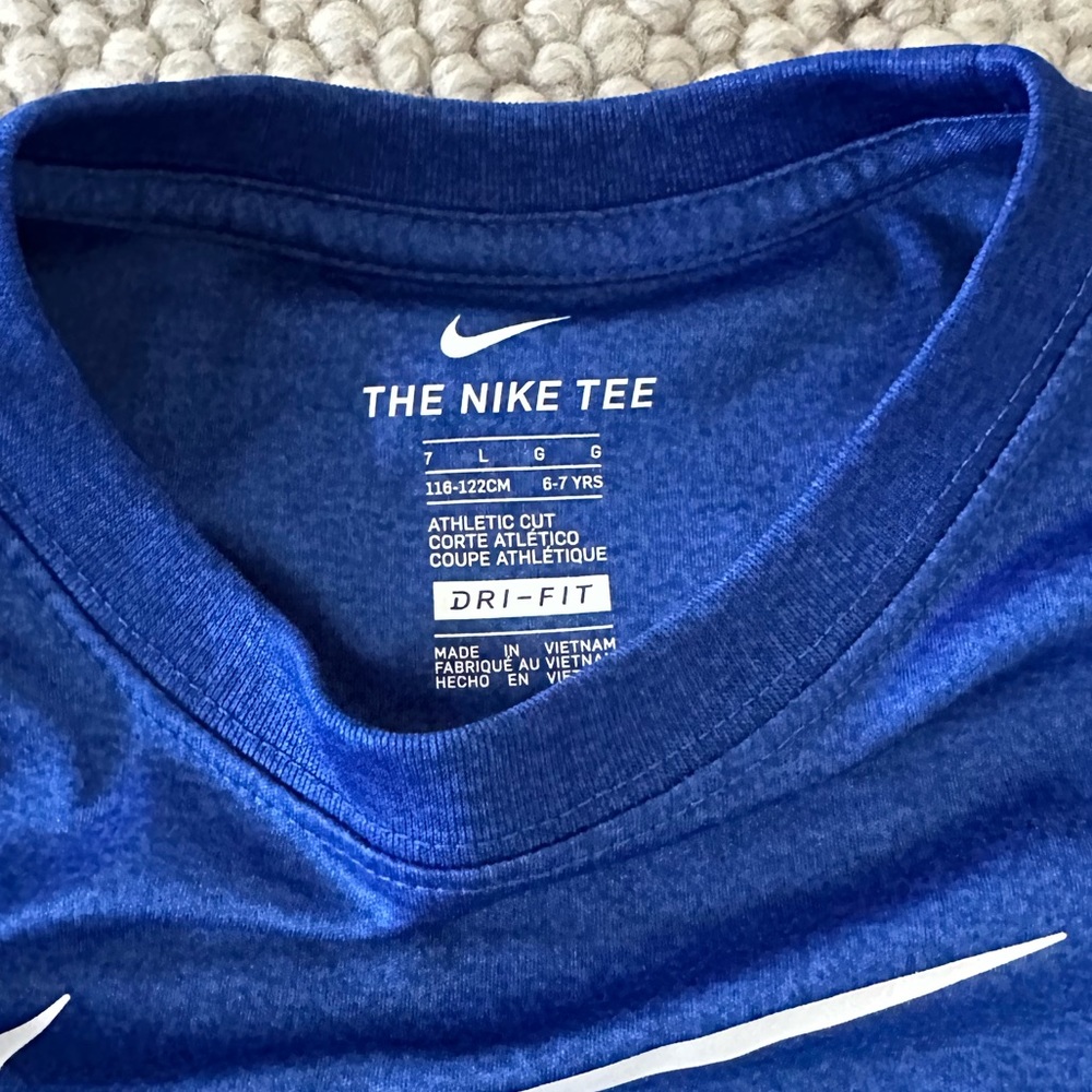 Boys youth small dri-fit tshirts, great condition! Under Armour and Nike - Picture 5 of 7